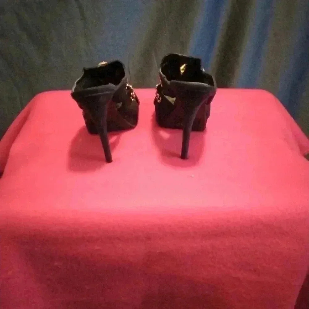 Carlos Santana heels/ Only wore twice - Picture 4 of 7